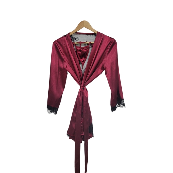 Red /Black Robe Set - Picture 3 of 9